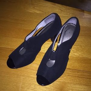 Never worn black heels!